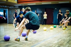 Deltävlingen är uppbyggd som en turnering där alla lag möts i flera omgångar, det lag som vunnit flest matcher tar hem segern.  Foto: Jens Hunt 